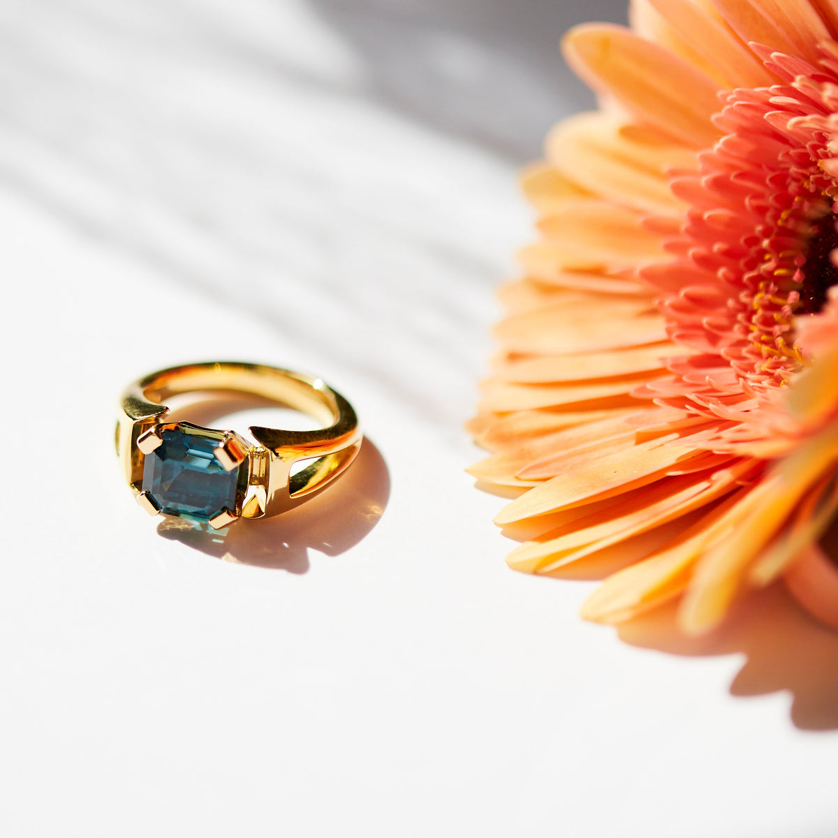 Ring GABRIELLE Teal Sapphire