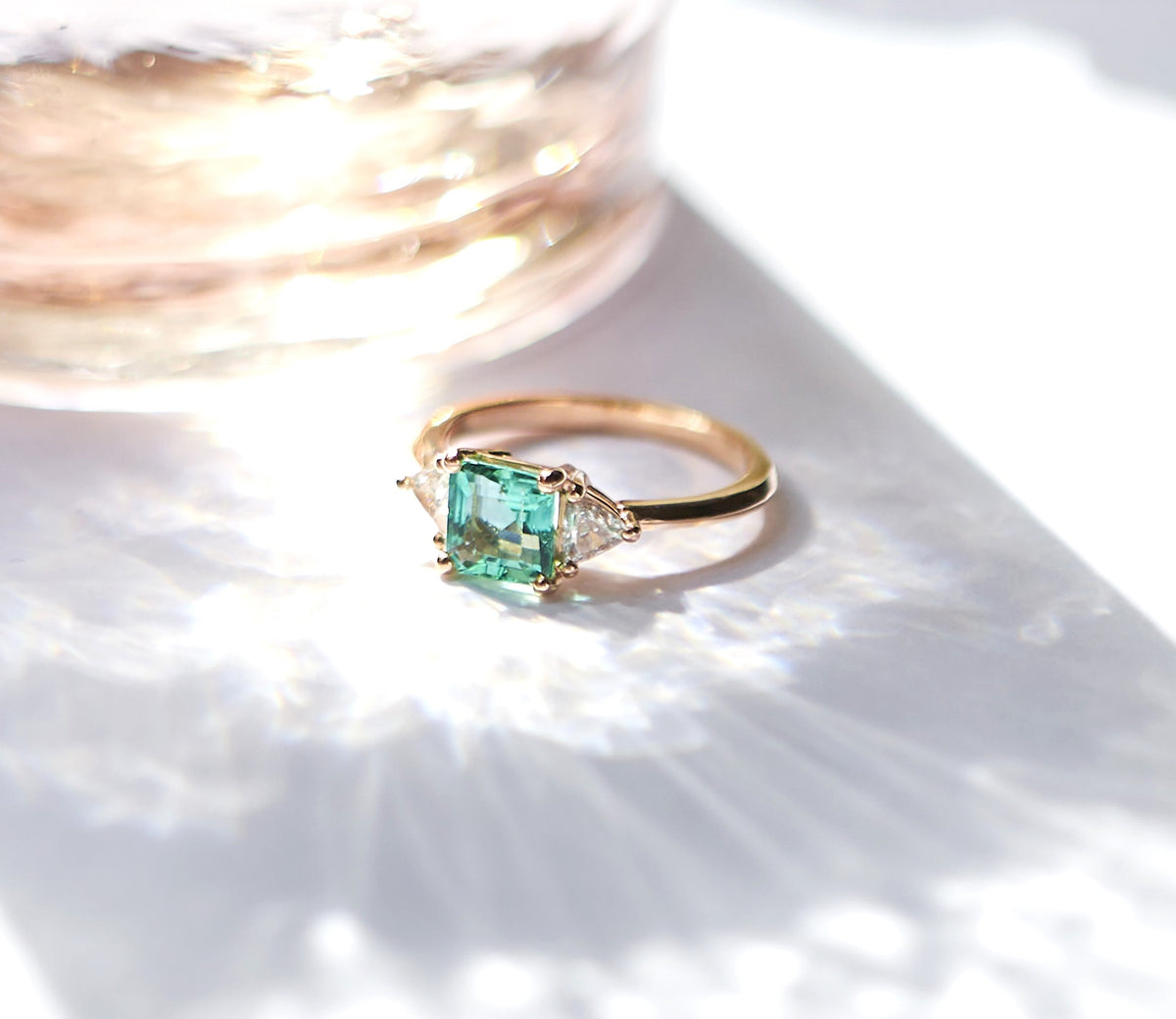 Ring Echo emerald.